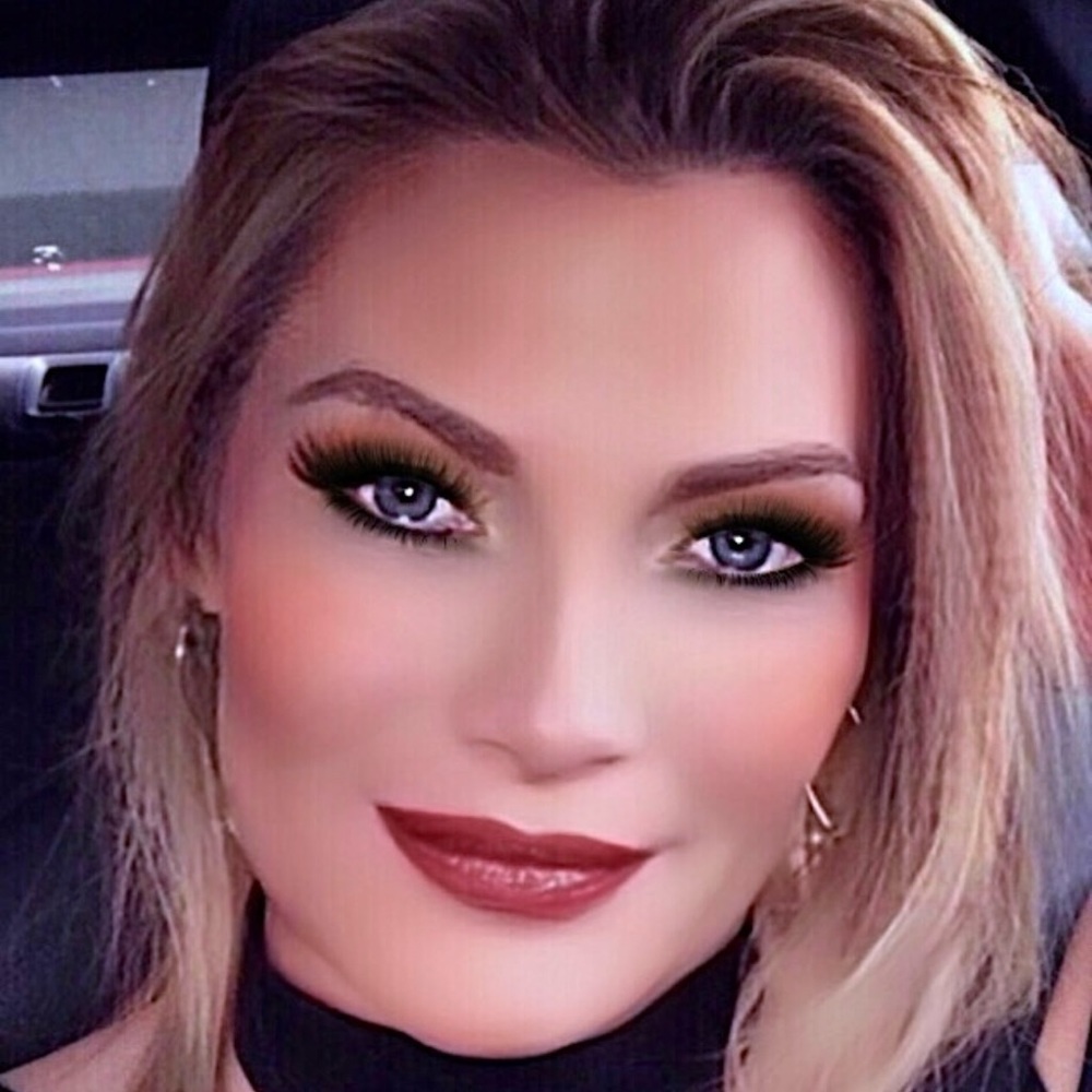 Meet your Posher, Debbie